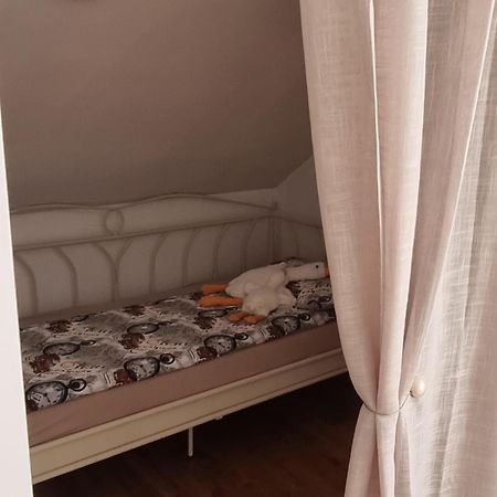 Villa Sveciu Namai Kamile Šiauliai Exterior foto